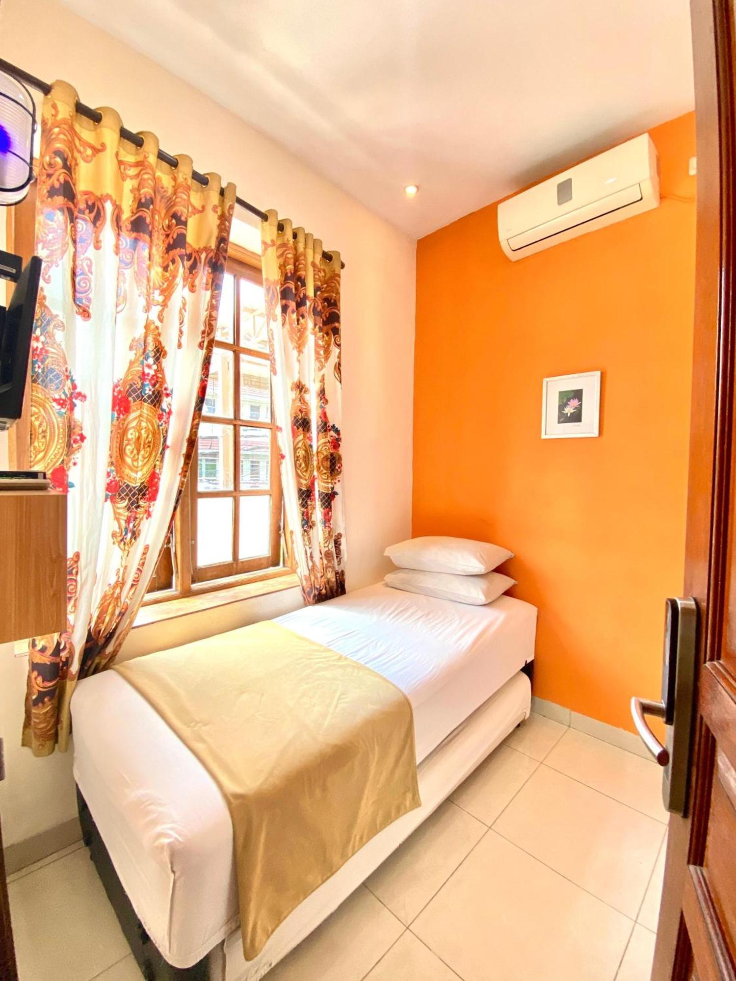 Cabin Hotel Bhayangkara Jogjacarta Exterior foto