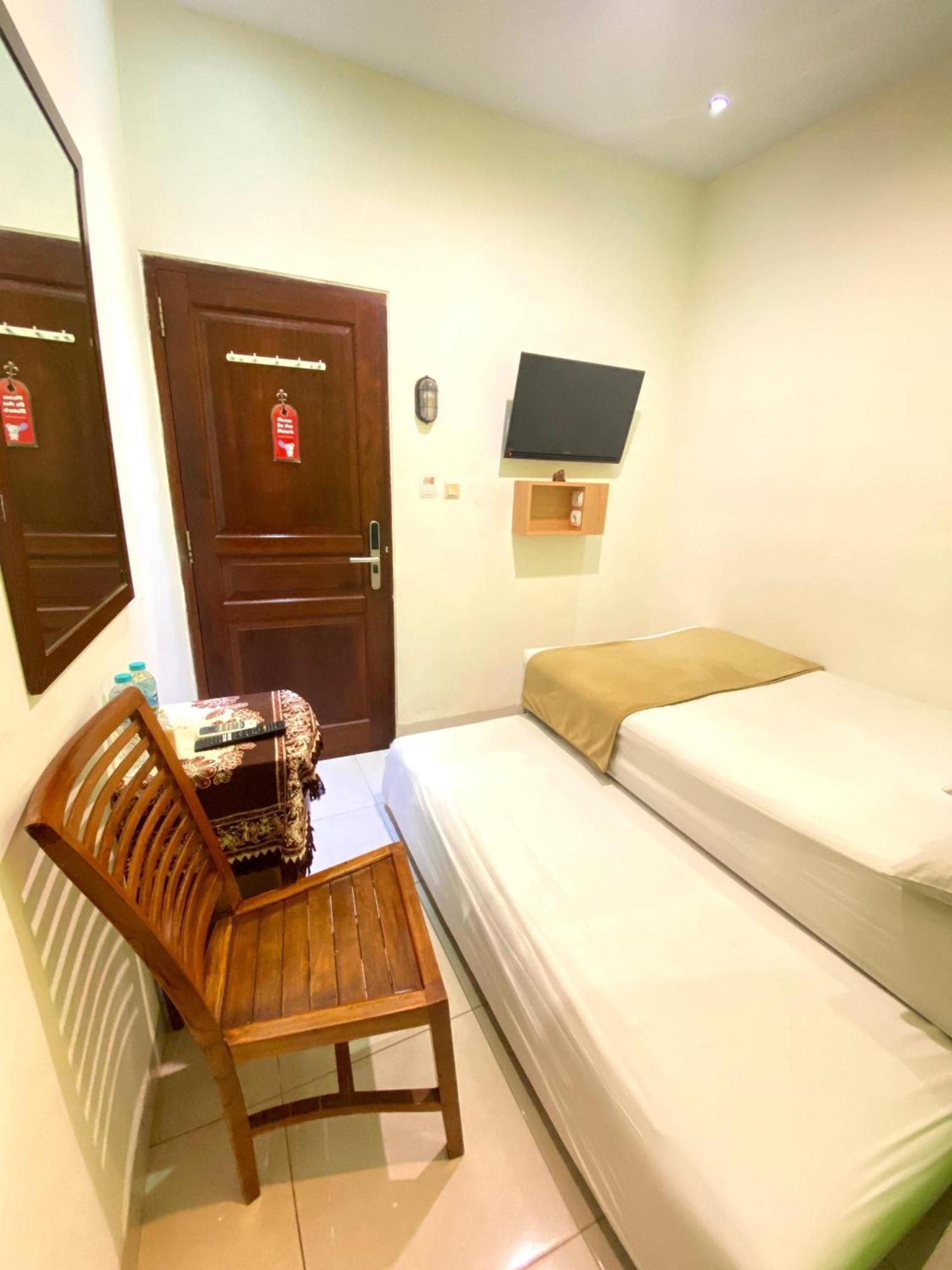 Cabin Hotel Bhayangkara Jogjacarta Exterior foto