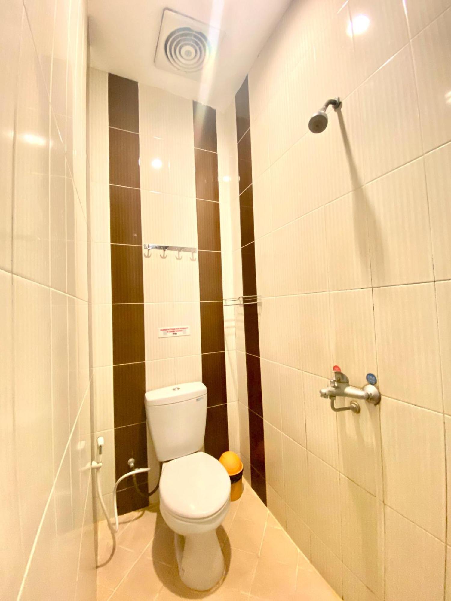 Cabin Hotel Bhayangkara Jogjacarta Exterior foto