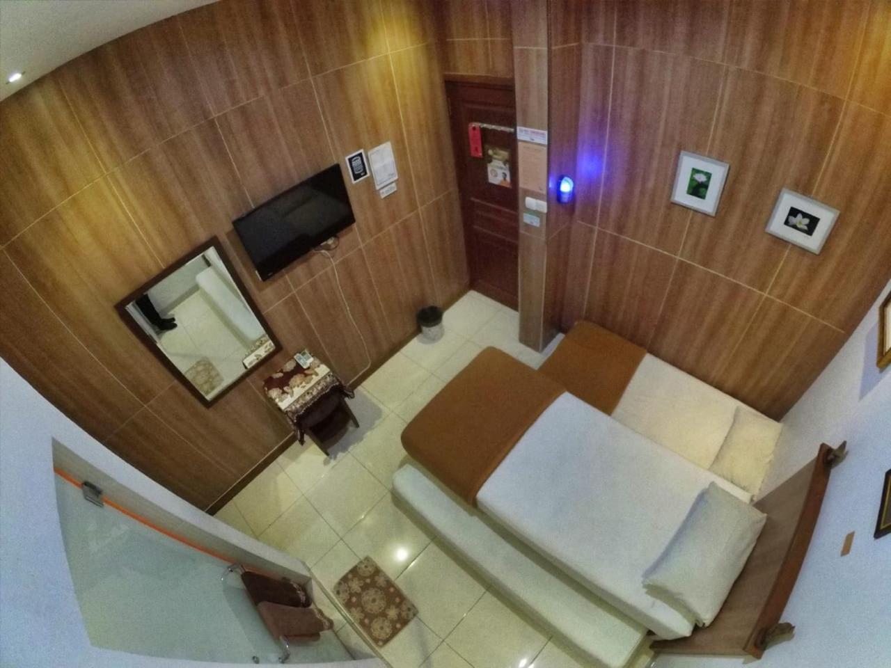 Cabin Hotel Bhayangkara Jogjacarta Exterior foto